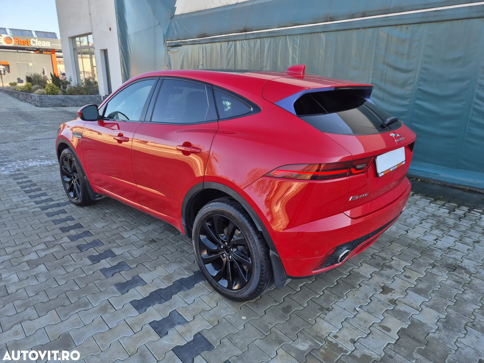 Jaguar E-Pace P250 AWD R-Dynamic S - 5