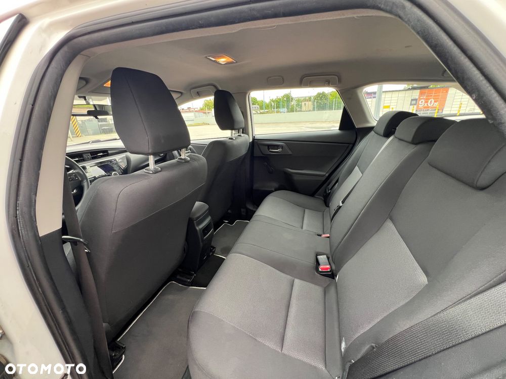 Toyota Auris Hybrid 135 Comfort - 24
