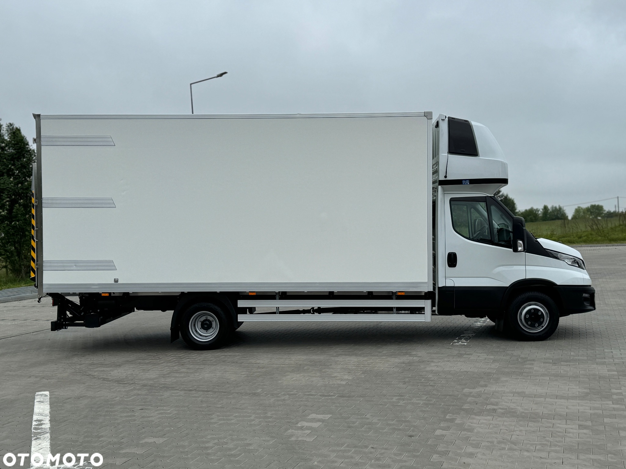 Iveco Daily 2022r‼️72C16‼️Winda Palfinger 1000Kg Udźwigu Izoterma/kontener 5.52m 3.0 Diesel DMC 7200 kg 70C16 Salon Polska Faktura VAT 23% - 26