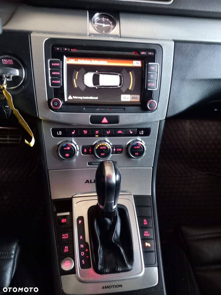 Volkswagen Passat Alltrack 2.0 TDI 4Motion DSG BlueMotion Tec - 25