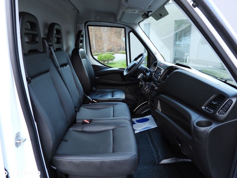 Iveco DAILY 35S14 FURGON CHŁODNIA  0*C ZASILANIE 230V NAWIGACJA AUTOMAT  KLIMATYZACJA  140KM - 40