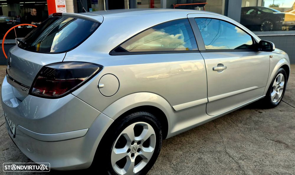 Opel Astra GTC 1.9 CDTI DPF Sport - 12