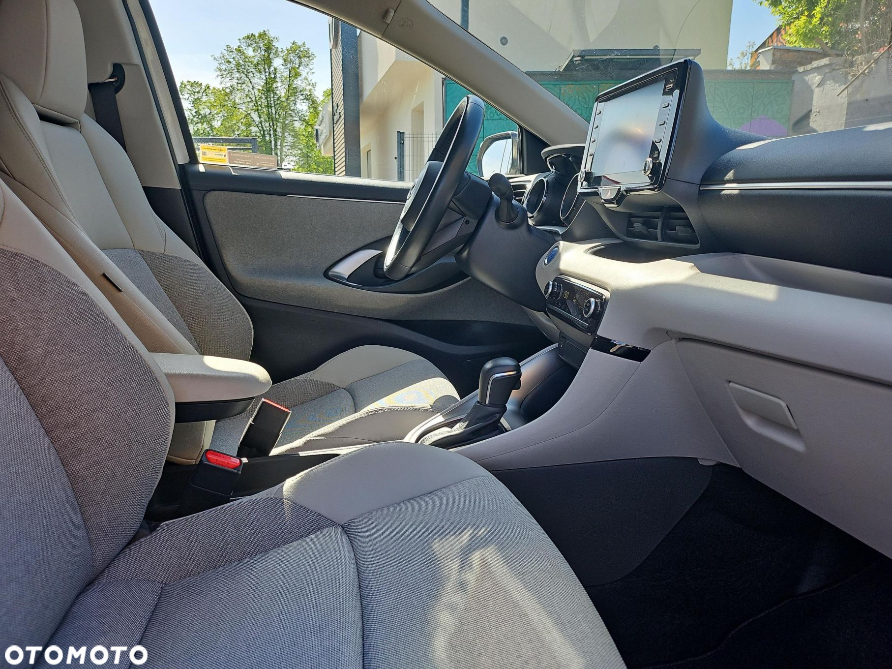 Toyota Yaris Hybrid 1.5 Executive - 9