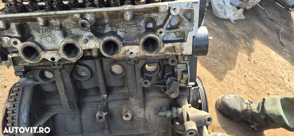 Motor Dacia Logan 2010 1.2 benzina - 6