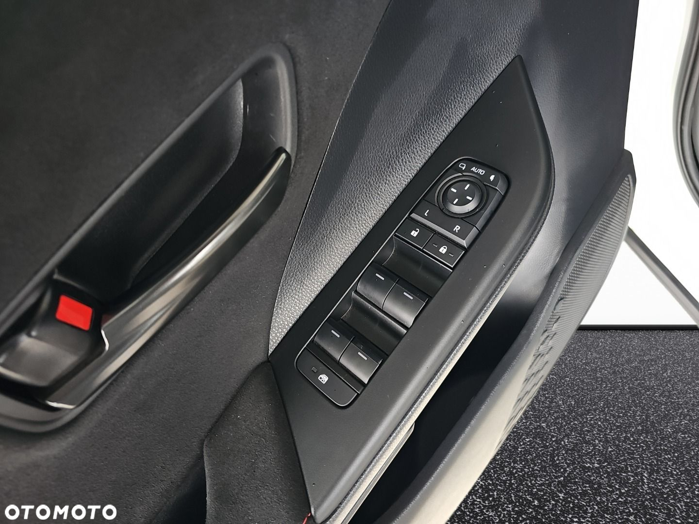 Toyota C-HR - 14