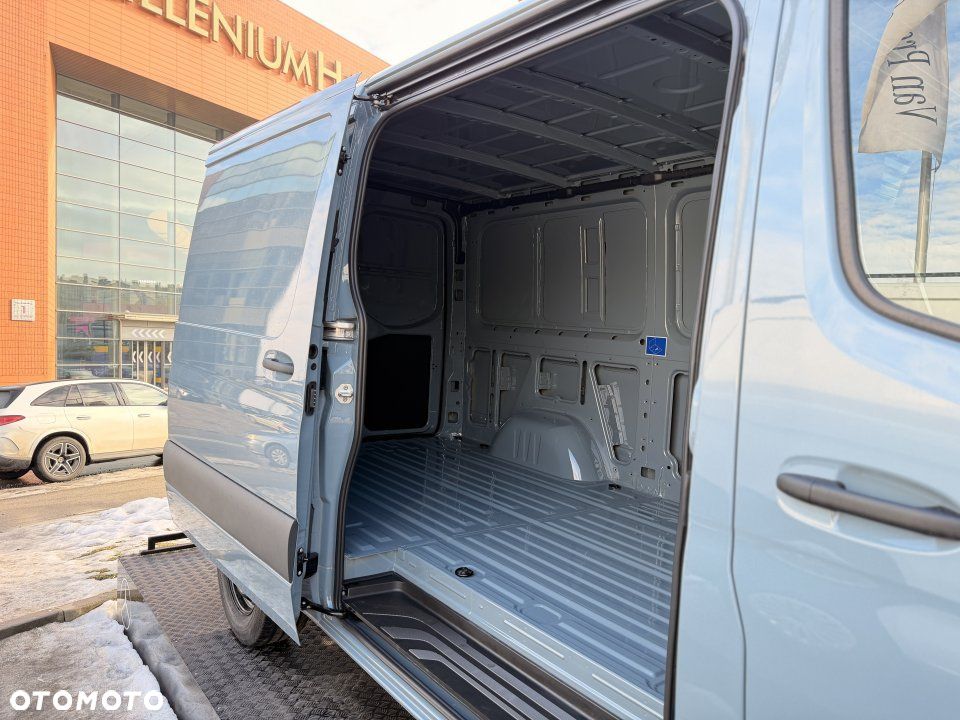 Mercedes-Benz Sprinter - 9