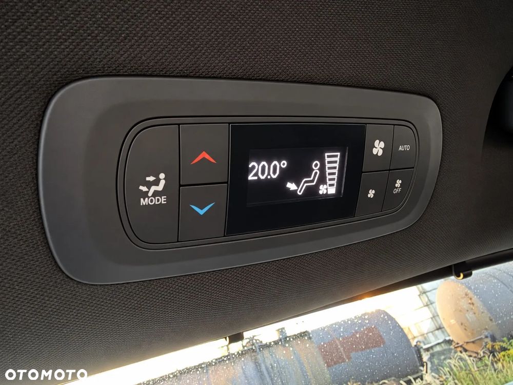 Chrysler Pacifica - 27