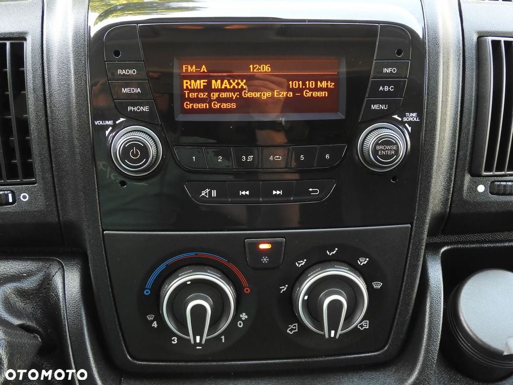 Peugeot BOXER FURGON BRYGADÓWKA  7 MIEJSC KLIMATYZACJA  120KM - 30