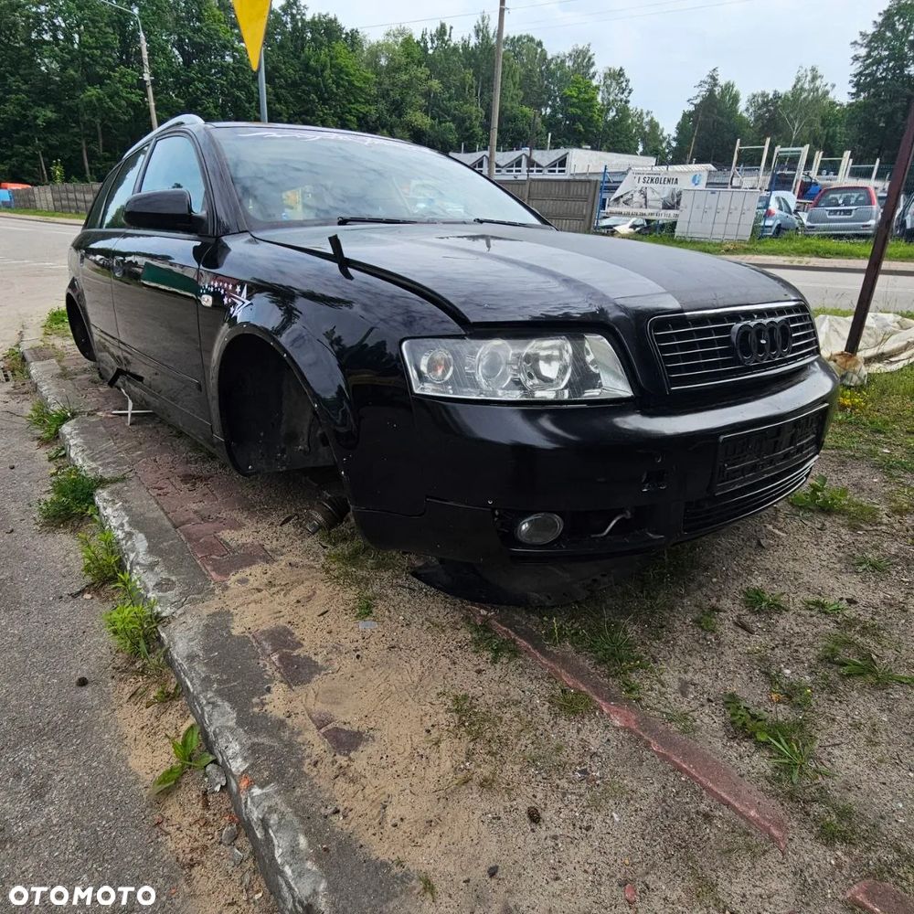 Zderzak przedni / przód / Audi A4 (2004r) kombi / Audi A4B6 - 2