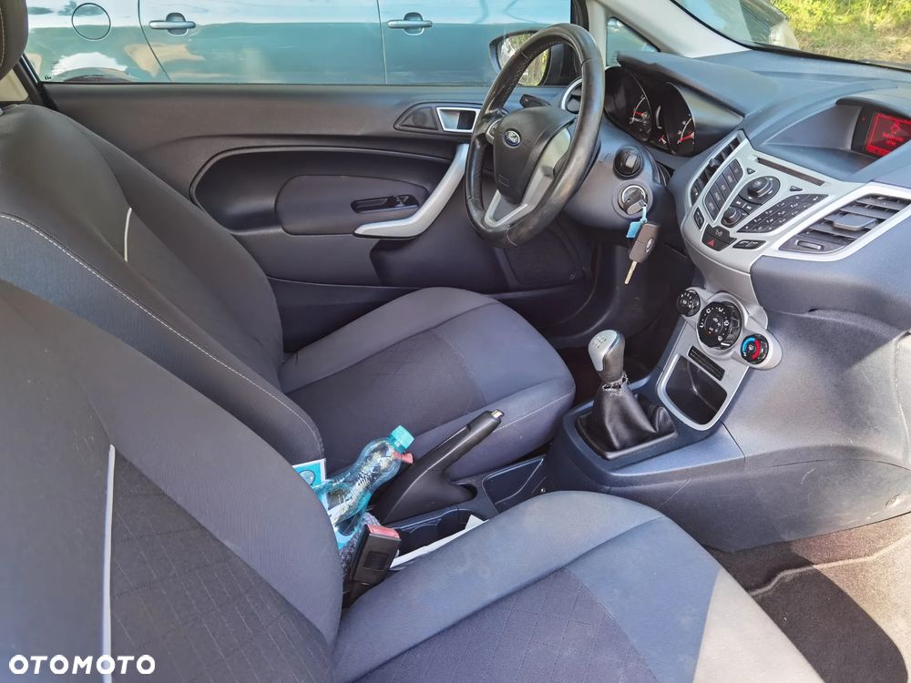 Ford Fiesta 1.25 Titanium EU5 - 10