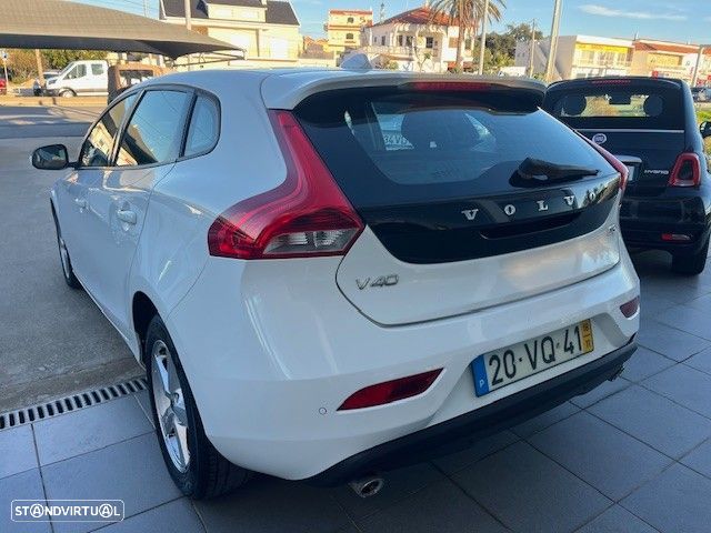 Volvo V40 2.0 D3 Momentum - 2