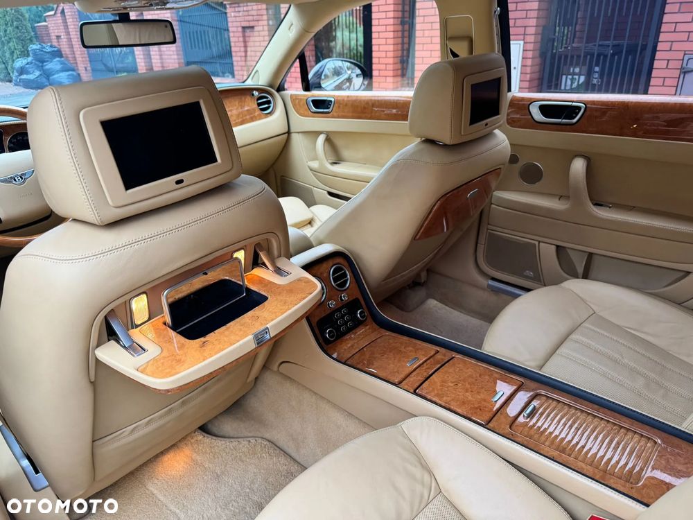 Bentley Flying Spur Standard - 35