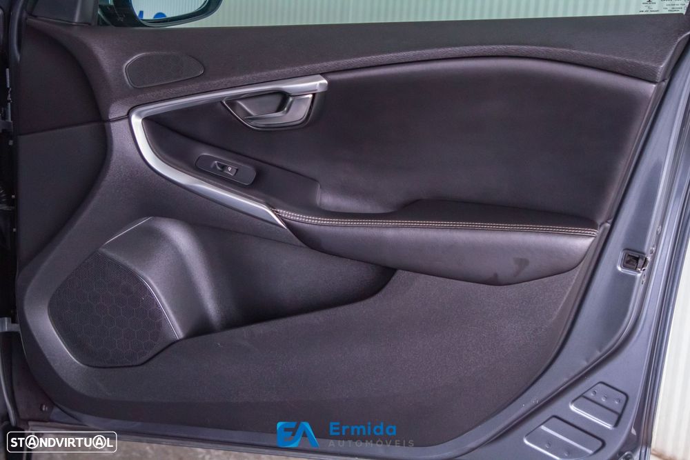 Volvo V40 1.6 D2 R-Design - 31