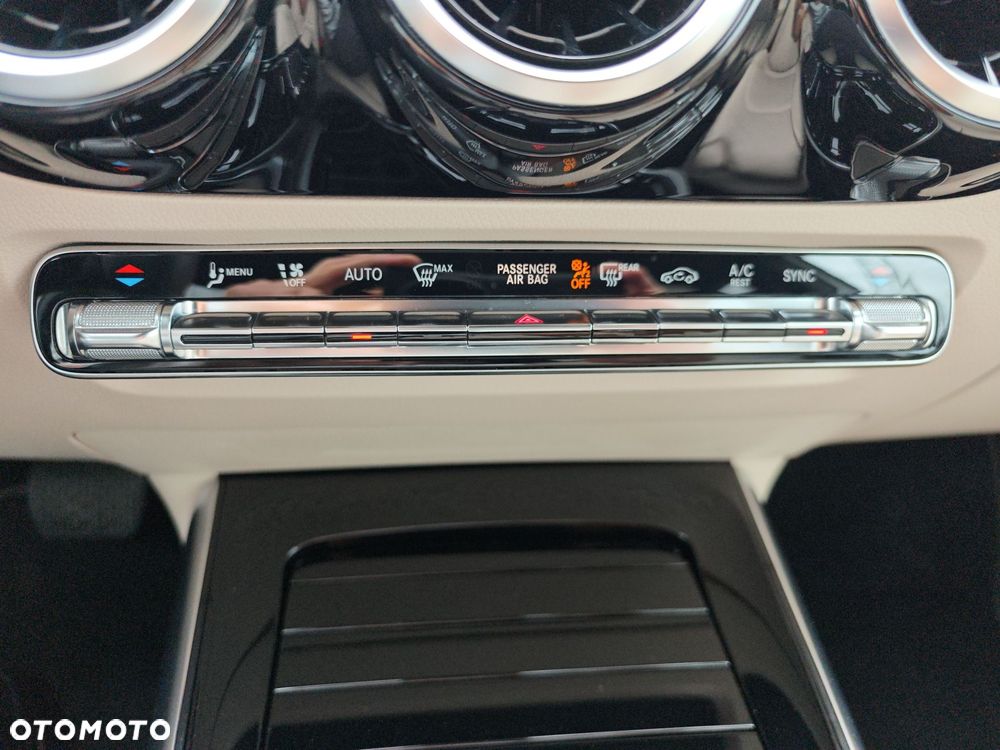Mercedes-Benz GLA 200 mHEV 7G-DCT - 28