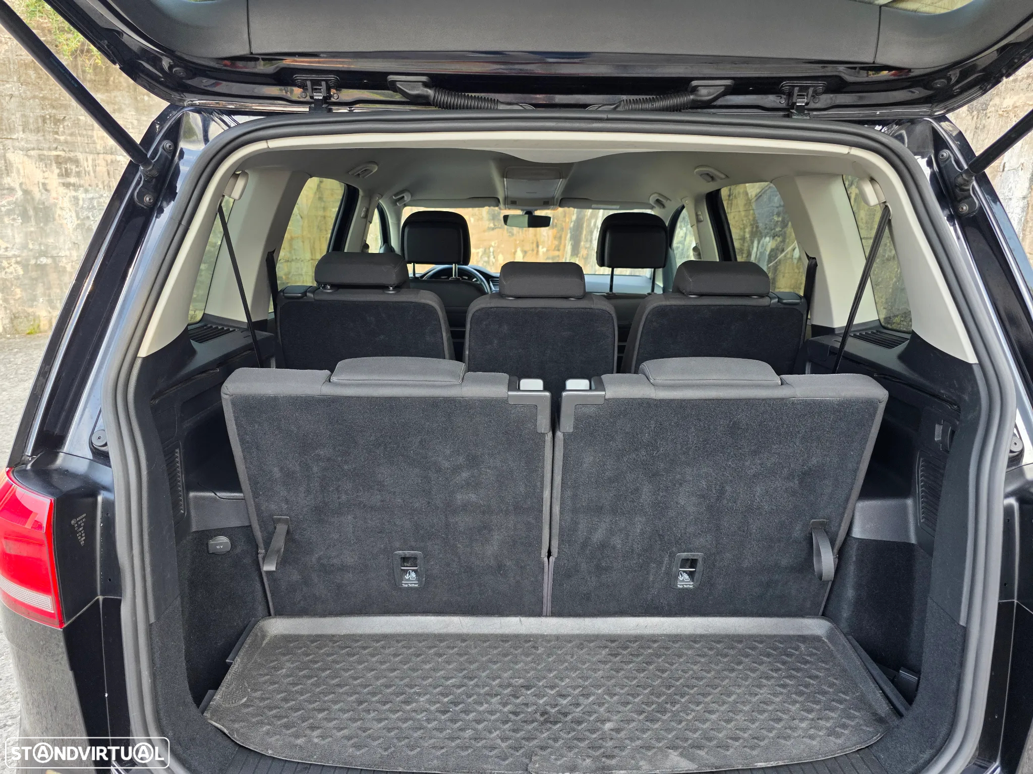 VW Touran 1.6 TDI Highline DSG - 8