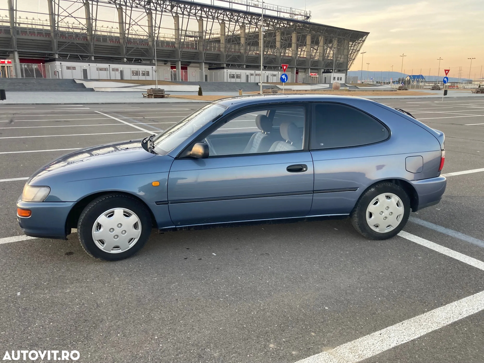 Toyota Corolla - 2