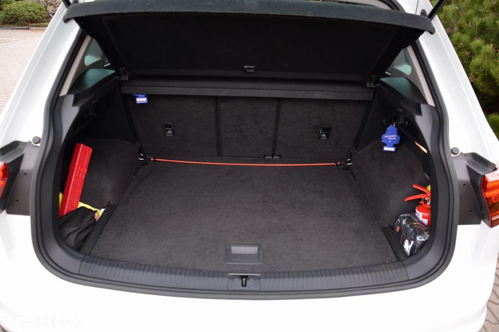 Volkswagen Tiguan 2.0 TDI SCR 4Motion (BlueMotion Techn.) DSG Highline - 25