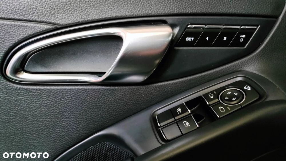 Porsche Cayman PDK - 19