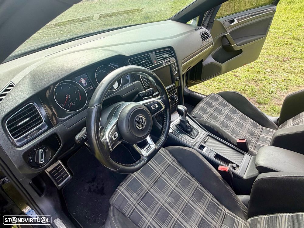 VW Golf 2.0 TDI GTD DSG - 39