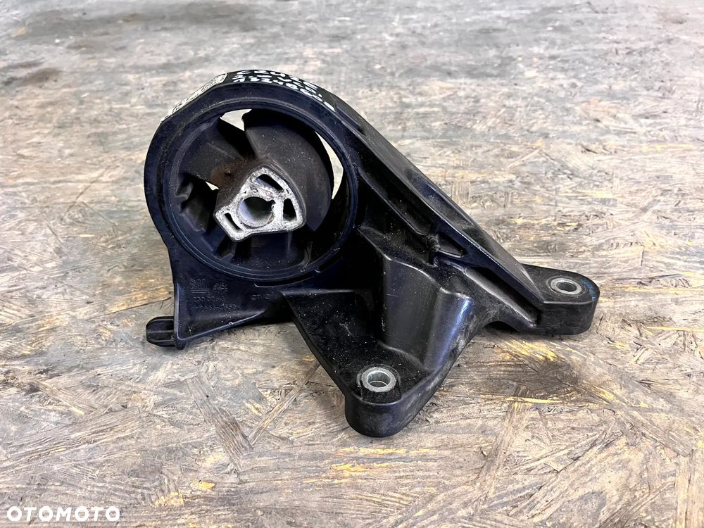 CHEVROLET CRUZE 2.0 VCDI PODUSZKA SILNIKA DOLNA ŁAPA 13248608