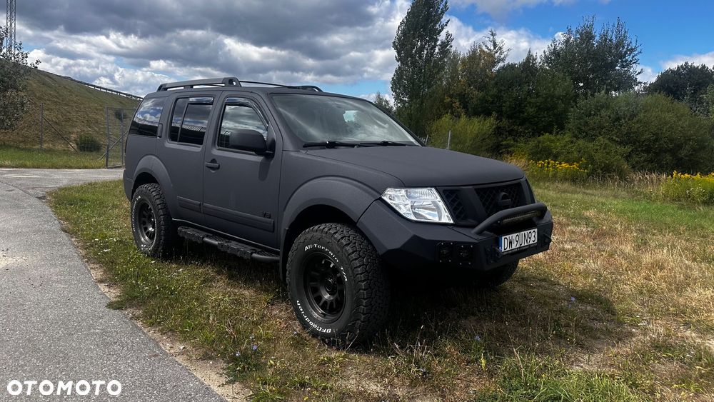 Nissan Pathfinder - 1