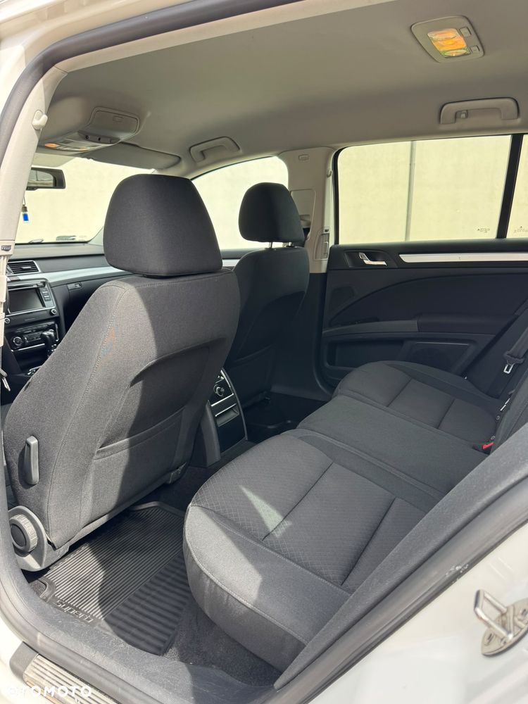 Skoda Superb 2.0 TDI Elegance DSG - 7