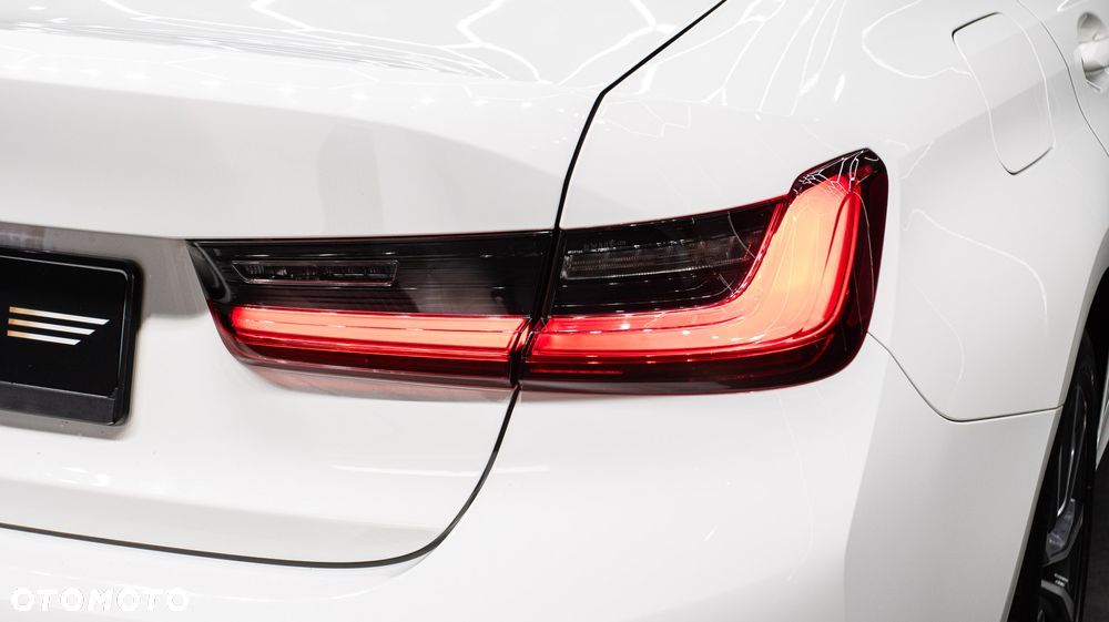 BMW Seria 3 318i Sport Line - 8