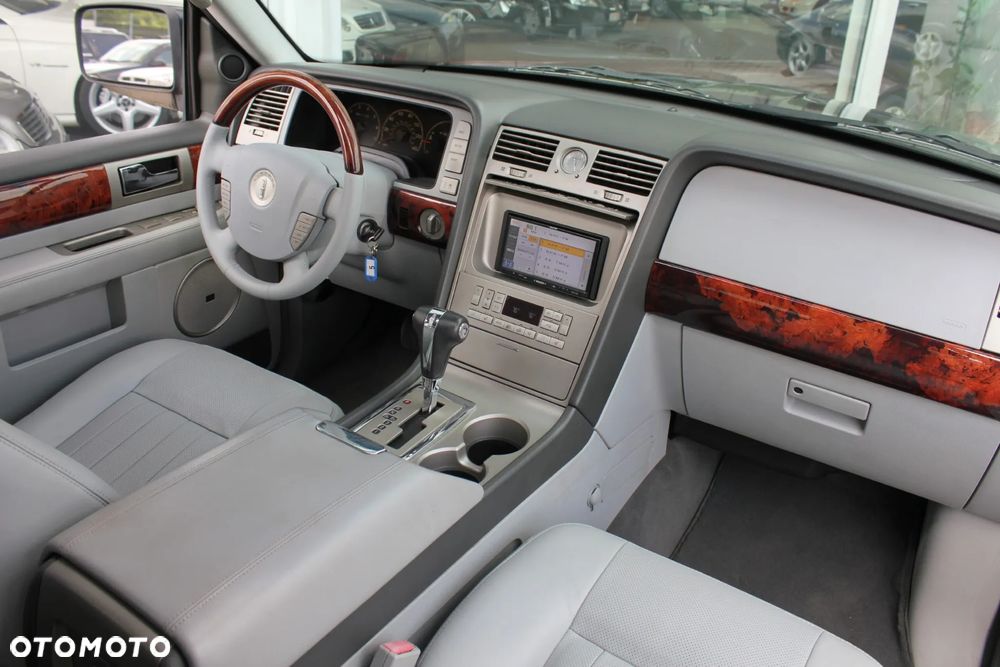 Lincoln Navigator 5.4 4x4 - 2