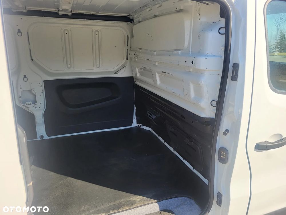 Opel Vivaro - 37