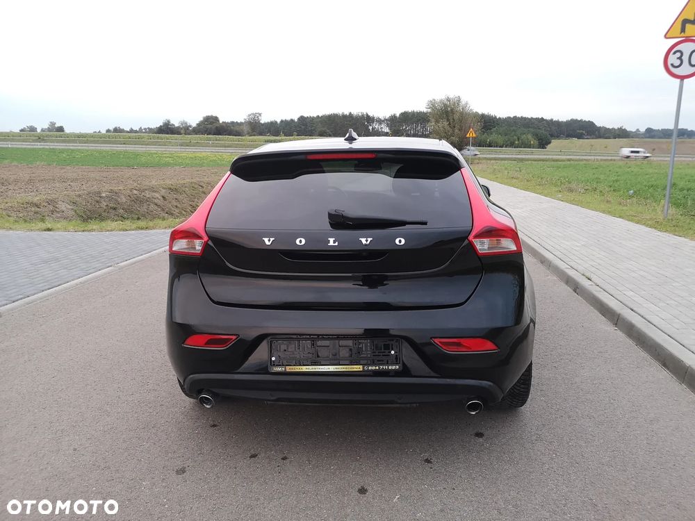 Volvo V40 T3 Momentum - 17