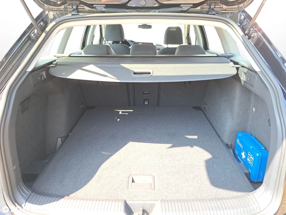 Volkswagen Golf 2.0 TDI SCR DSG Life - 25