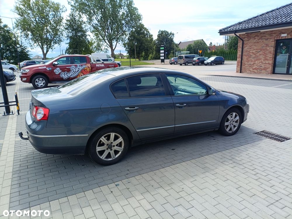 Volkswagen Passat - 2