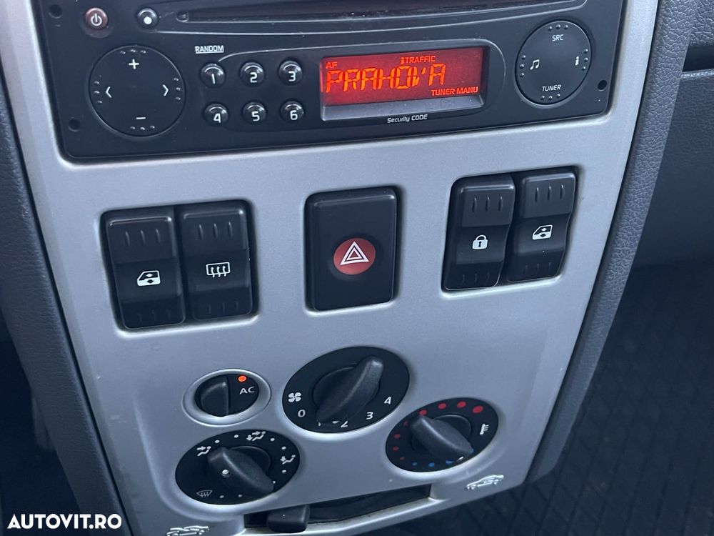 Dacia Logan 1.6 MPI Laureate - 11