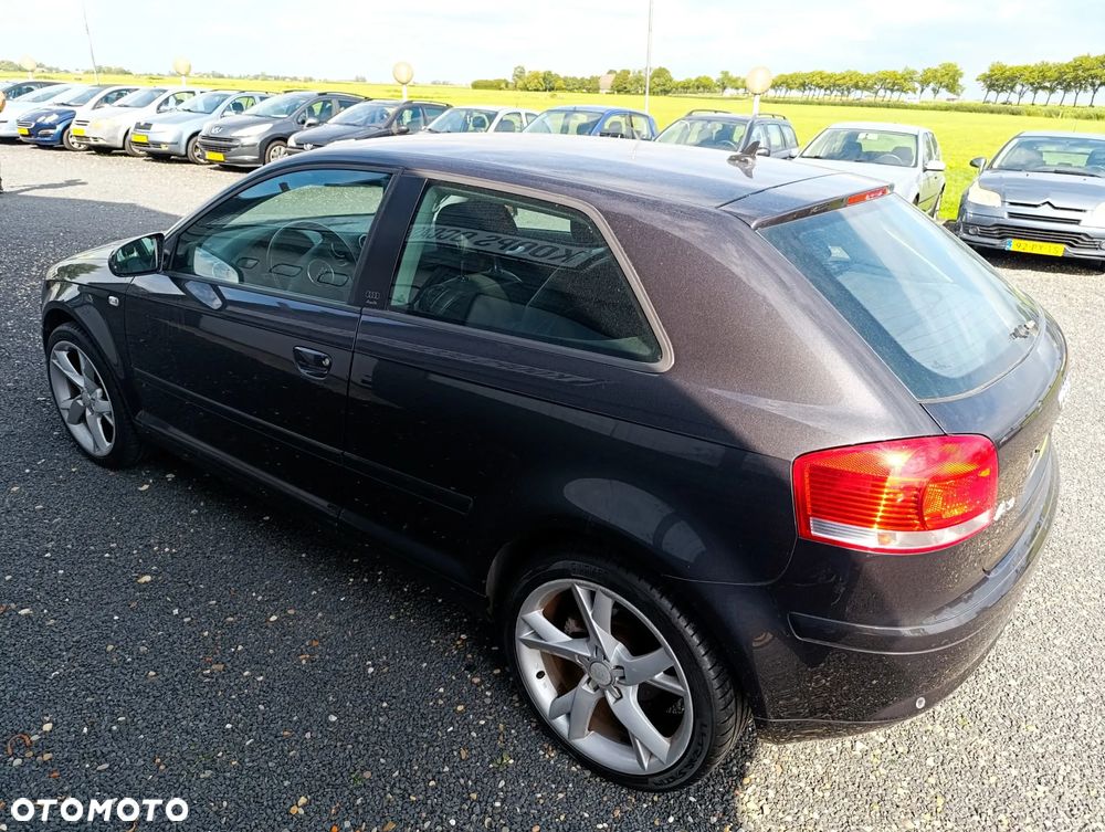 Audi A3 3-drzwiowe 2.0 FSI Ambiente - 8