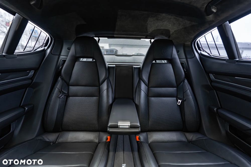 Porsche Panamera Turbo PDK - 31