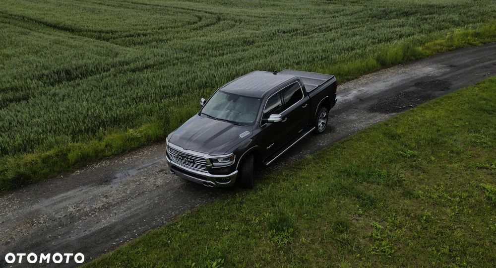 RAM 1500 5.7 Crew Cab Longbed Laramie Chrome - 3