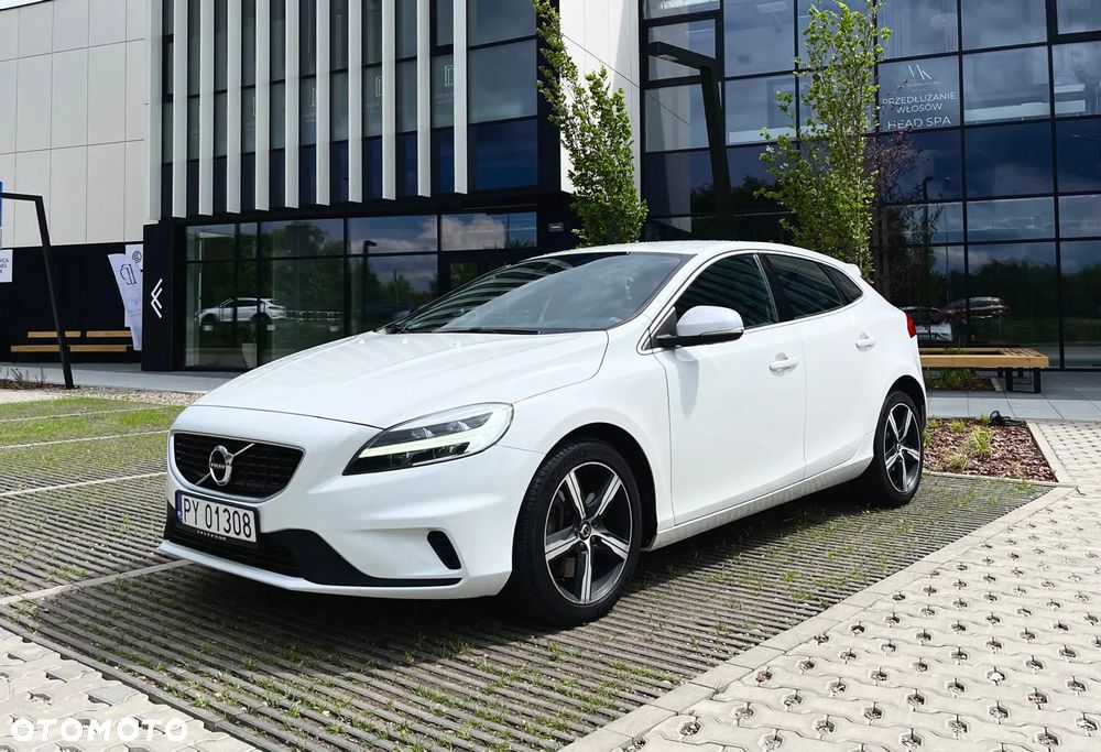 Volvo V40 T3 Drive-E R-Design Momentum - 1