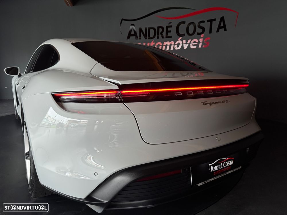 Porsche Taycan 4S - 9