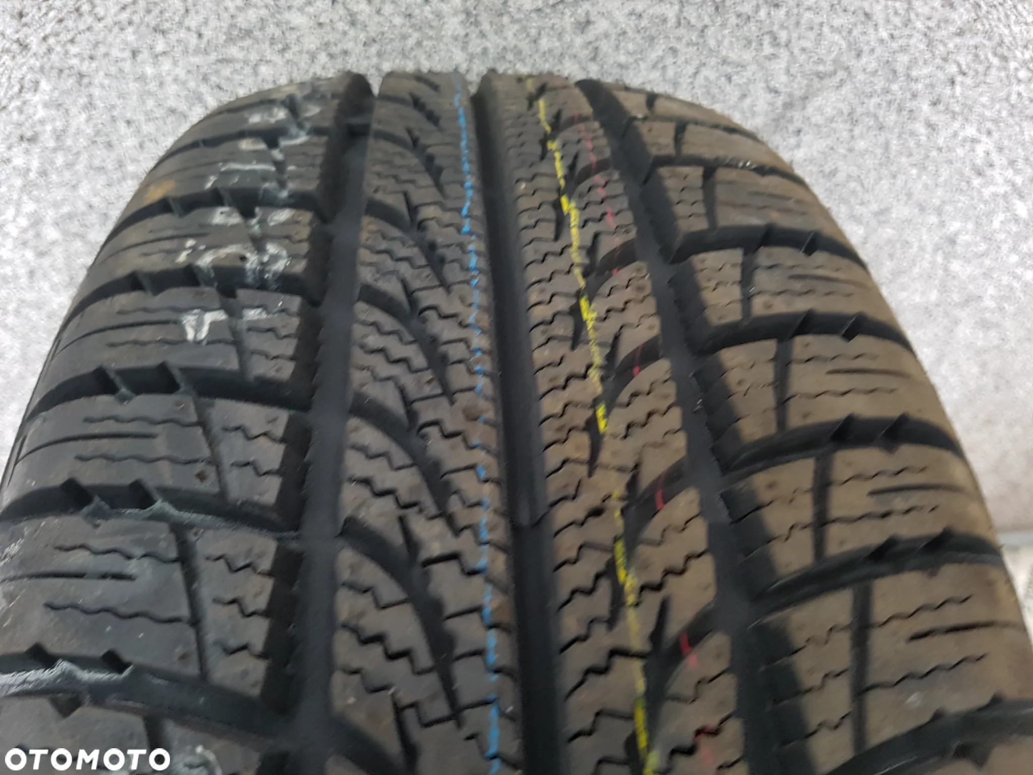 OPONA KUMHO SOLUS VIER ALL SEASON   195/65R15  195/65/15 - 9