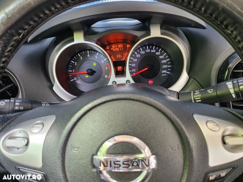 NISSAN Juke 2011