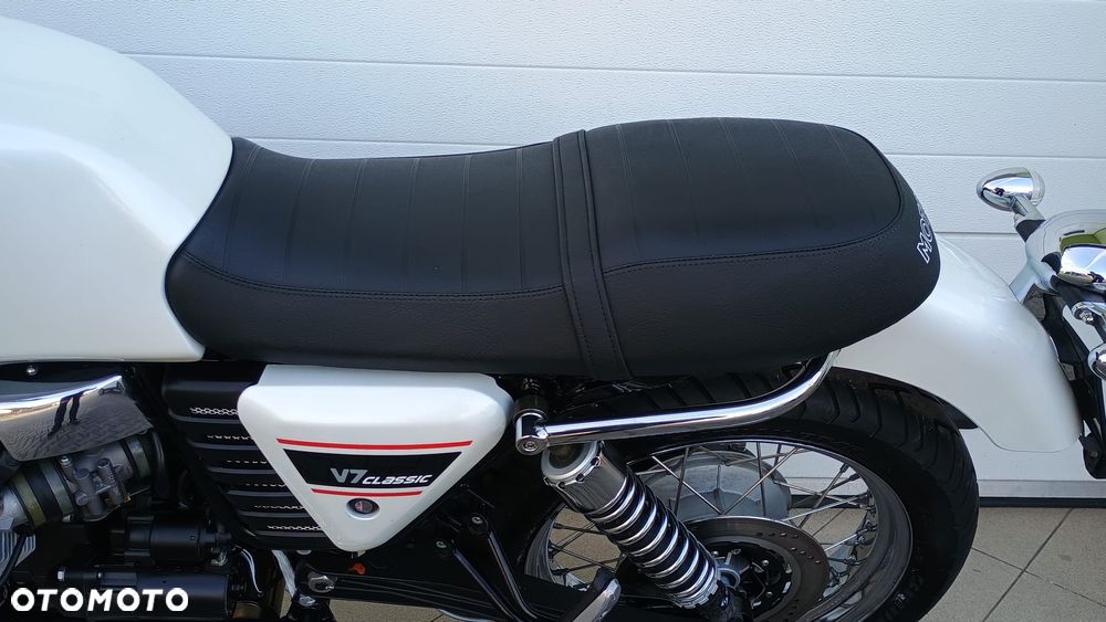 Moto Guzzi V7 - 18