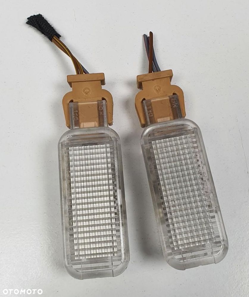 LAMPKA OŚWIETLENIE WNĘTRZA AUDI A4 B5 4B0947415 - 4