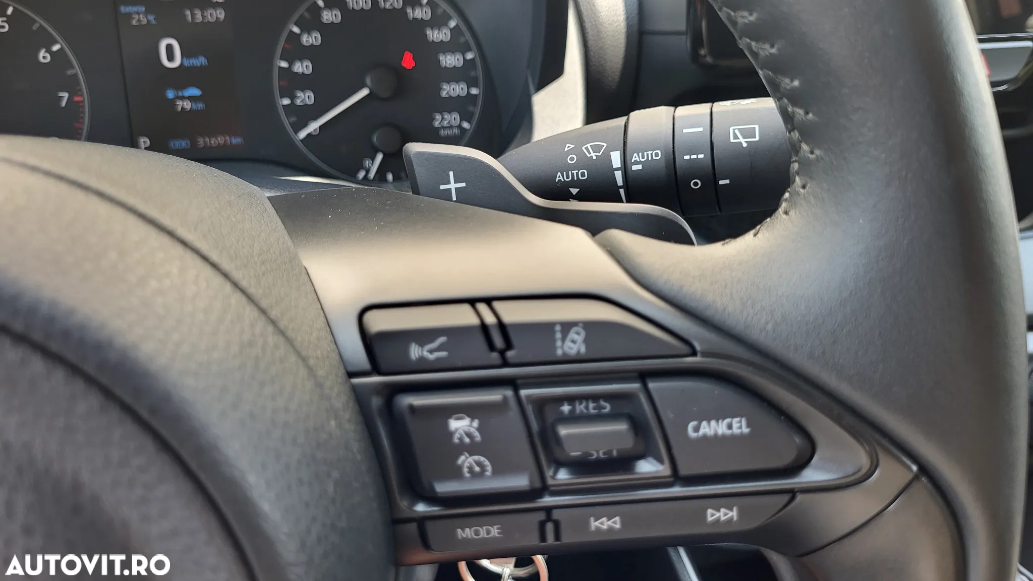 Toyota Yaris 1.5 L CVT Dynamic - 24