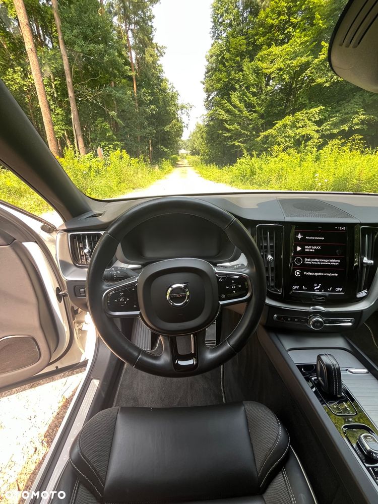 Volvo XC 60 B4 B R-Design - 10