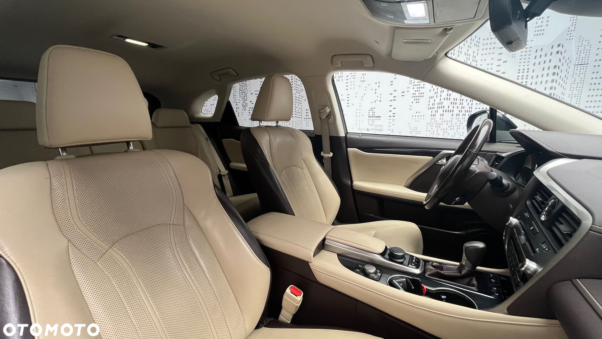 Lexus RX - 11