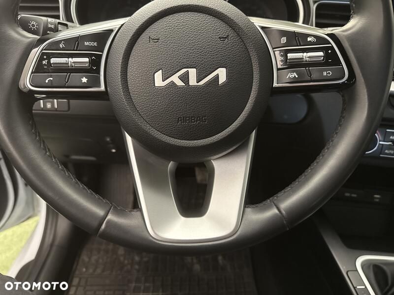 Kia Ceed 1.5 T-GDI M - 13