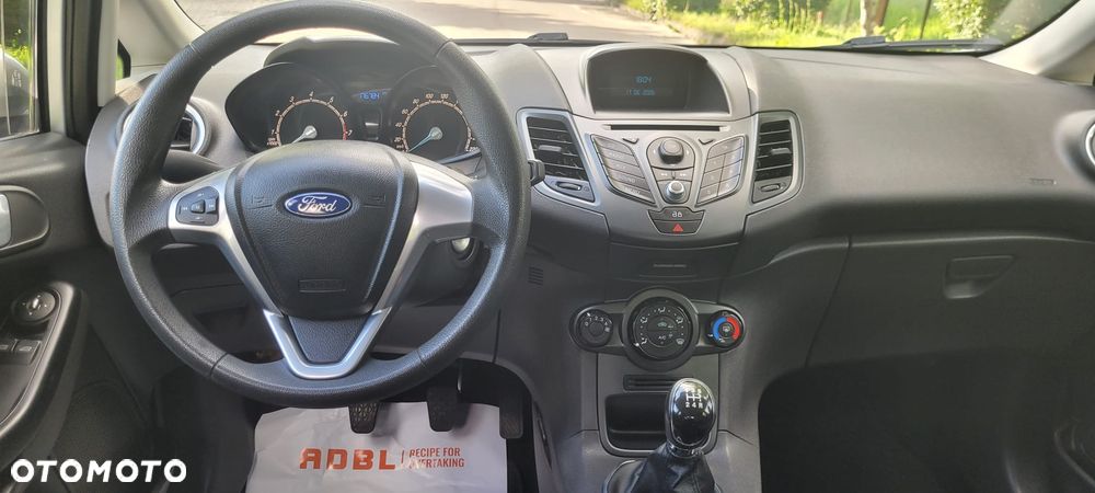 Ford Fiesta - 25