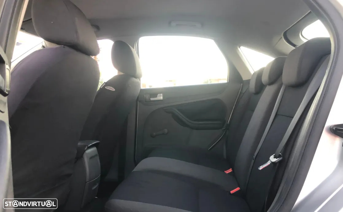 Ford Focus 1.4 Comfort - 5