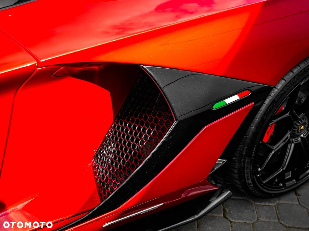Lamborghini Aventador SVJ - 11