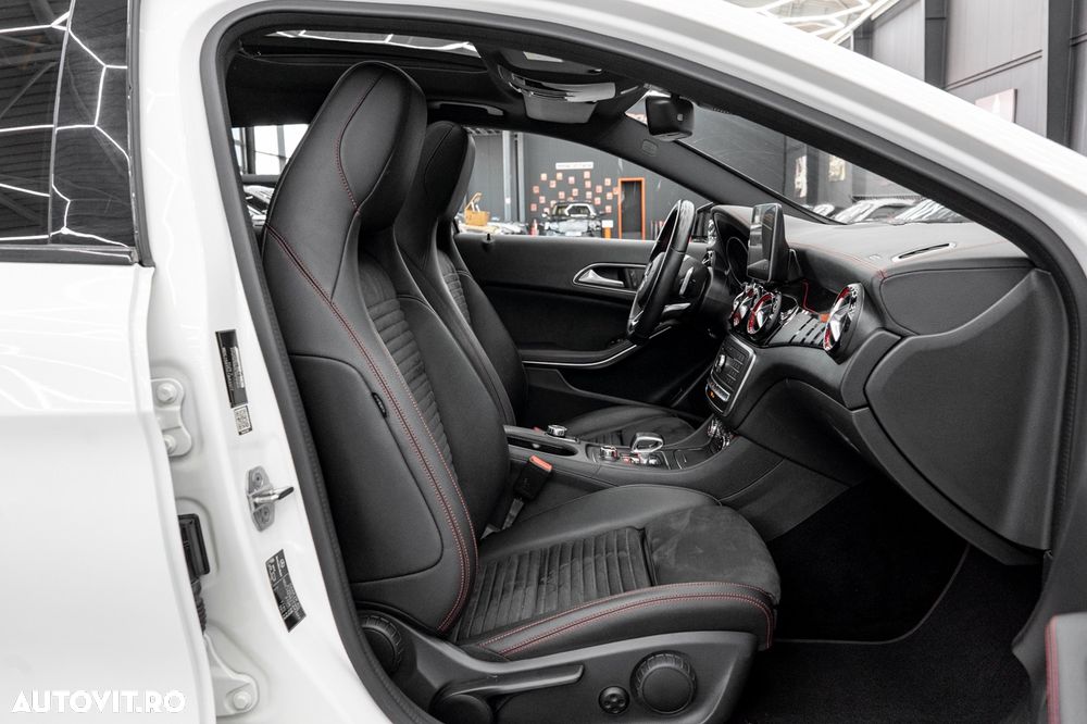 Mercedes-Benz GLA AMG 45 4Matic AMG Speedshift 7G-DCT - 14